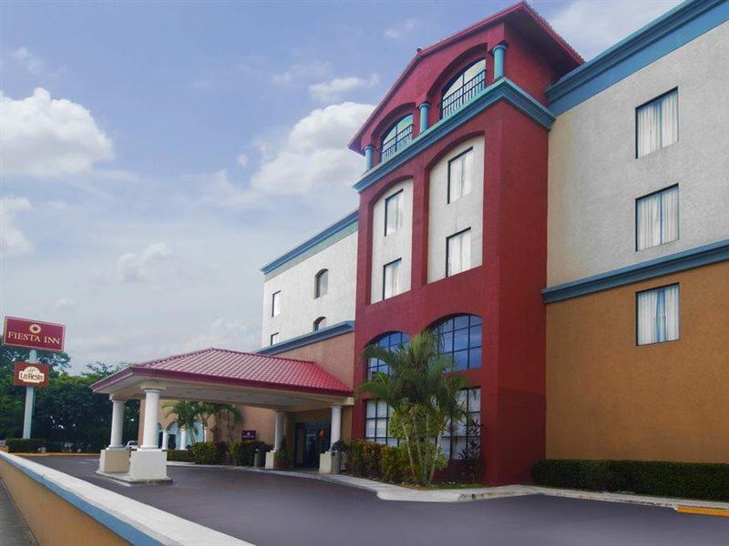 Fiesta Inn Poza Rica Buitenkant foto
