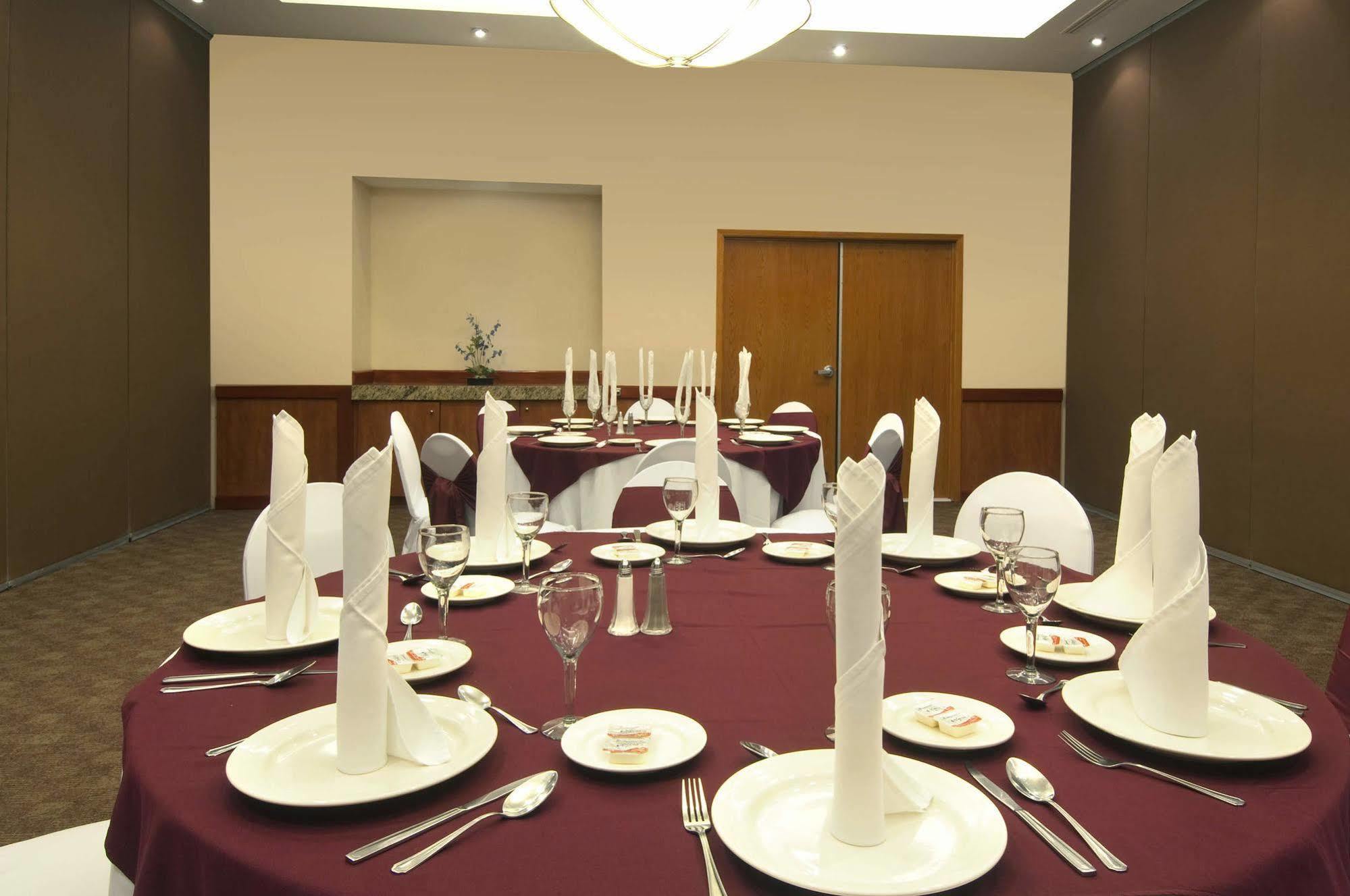 Fiesta Inn Poza Rica Buitenkant foto